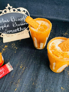 A picture of Lotus Biscoff Apple Banana Smoothie.