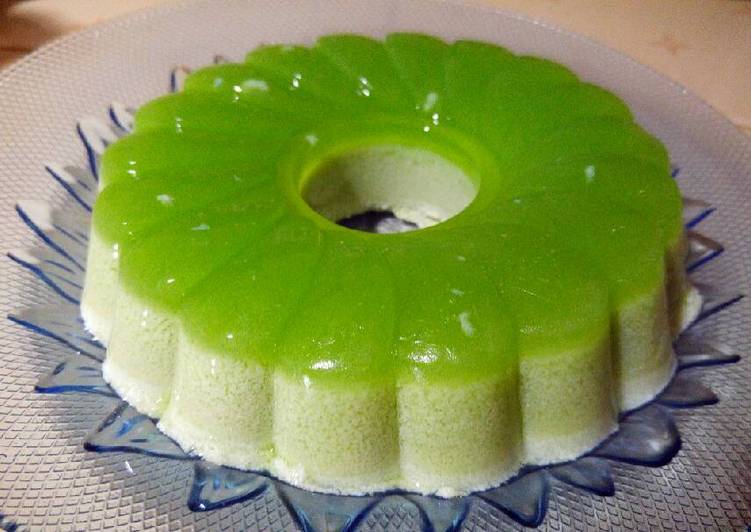 Puding busa matcha latte 3 lapis