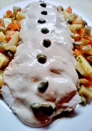 Una foto de Vitel Toné Con Pechuga De Pollo Familiar