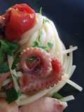 Spaghetti quadrati con moscardini e calamari 🐙🍝🍅
