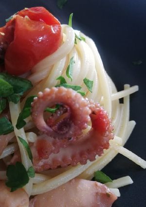 Foto di Spaghetti quadrati con moscardini e calamari 🐙🍝🍅