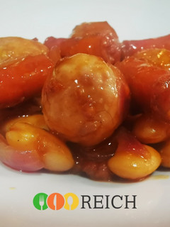 Una foto de Albóndigas de pollo con chistorra y judiones