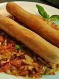 Salchicha blanca de Baviera con repollo, bacon y piñones