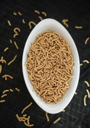 રતલામી સેવ (Ratlami Sev Recipe In Gujarati) રેસીપી મુખ્ય ફોટો
