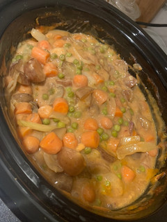 A picture of Crock pot Beef stew.