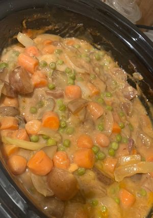 A picture of Crock pot Beef stew.