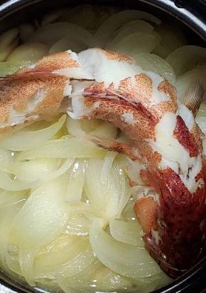 陶鍋無水料理-炭火悶石斑 的食譜成品照片