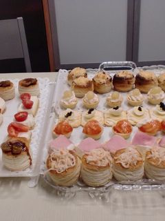 Una foto de Volovanes y canapés