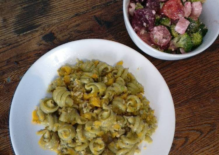 Pasta con zucca e salsiccia