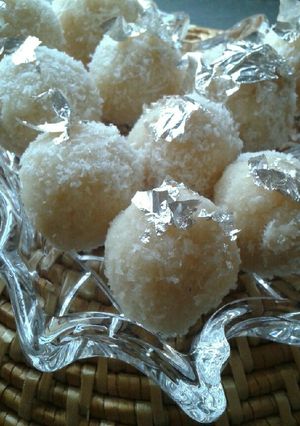 A picture of #coconut_laddo.