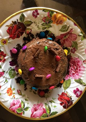 A picture of Oreo and Tiger Biscuit cake (in microwave).