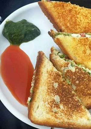 A picture of Grilled sandwich.