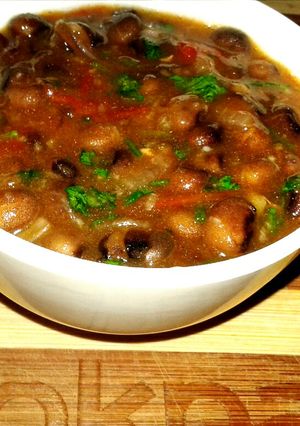 A picture of Mbaazi (pegion peas).