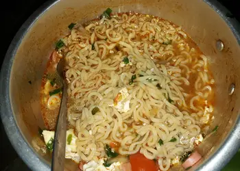 Praktis, Membuat Spicy Ramen Gurih Mantul