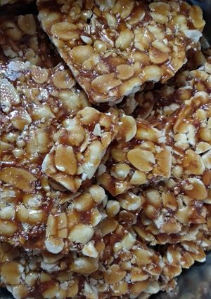A picture of Peanut chikki.