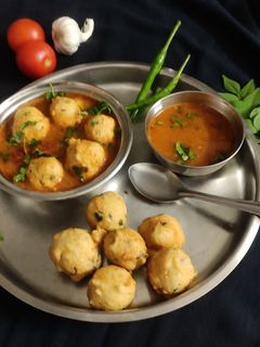 રસમ વડા (Rasam Vada Recipe In Gujarati) રેસીપી મુખ્ય ફોટો