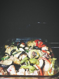 Una foto de ✨Pollo al horno y vegetales✨
