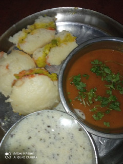 મસાલા ઇડલી (Masala Idli Recipe In Gujarati) રેસીપી મુખ્ય ફોટો
