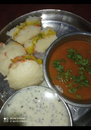 મસાલા ઇડલી (Masala Idli Recipe In Gujarati) રેસીપી મુખ્ય ફોટો