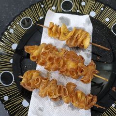 A picture of Crunchy potato spirals.