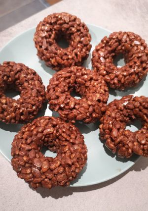 Une photo de Rice krispies donut