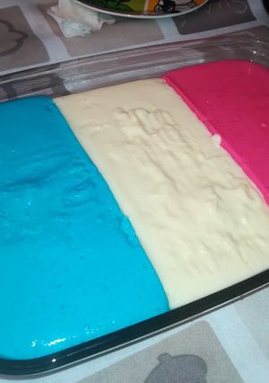Una foto de Tarta de queso tricolor (cheesecake)