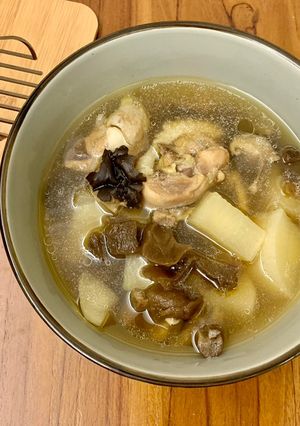 老菜脯蘿蔔雞湯 的食譜成品照片