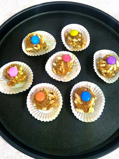 A picture of Peanut RicePuff Balls.