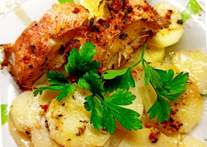Запеченный морской окунь с картошкой - пошаговый рецепт с фото. Автор рецепта Любовь Батазова . - Cookpad