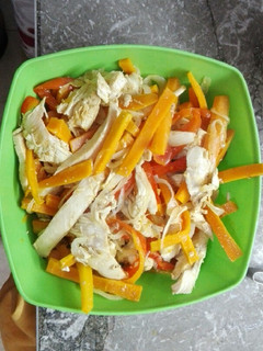 Una foto de Pollo al escabeche para sándwich