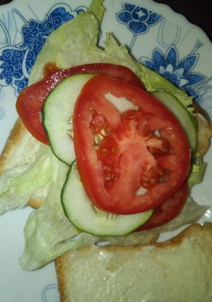 A picture of Lettuce sandwich #4weeksChallenge.