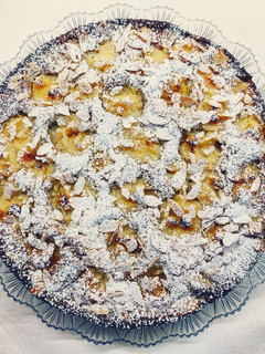 Foto di Torta con crema alle mandorle