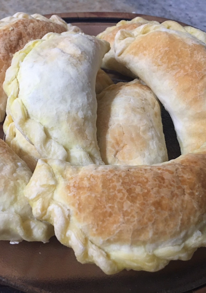 Una foto de Empanadas de carne con berenjenas y zapallitos asados