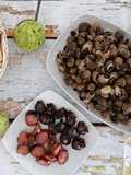A Época do Petisco Está Aberta - Caracoletas Riscadas à Portuguesa, Chouriço e Morcela Assados