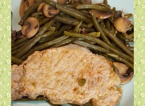 Une photo de Côtes de porc, haricots verts, champignons de Paris au cookeo