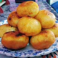 A picture of Suji Kakara Pitha.