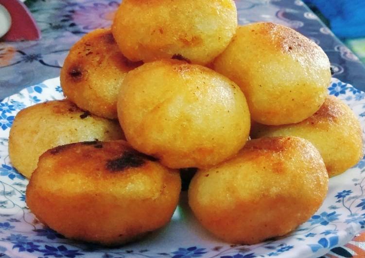 Steps to Make Quick Suji Kakara Pitha