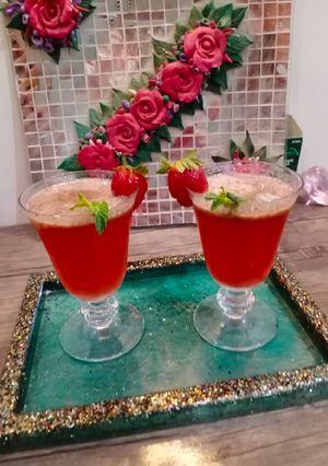 A picture of Mint and strawberry margarita ❤❤.