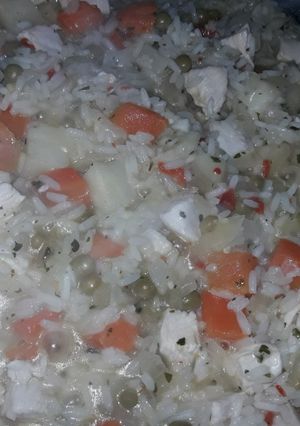 Una foto de Risotto de arroz con pollo fácil y rápido