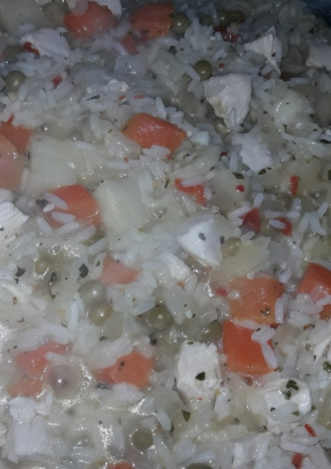 Una foto de Risotto de arroz con pollo fácil y rápido