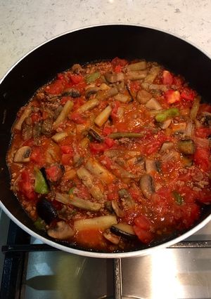 عکسی از دستور خوراک گوشت چرخ کرده و قارچ و بادمجان 😋🍆