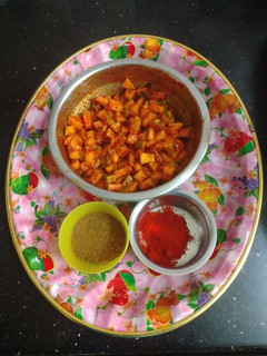 கல்யாண வீட்டு ஊறுகாய் (marriage style pickle recipe in tamil) செய்முறை முக்கிய புகைப்படம்