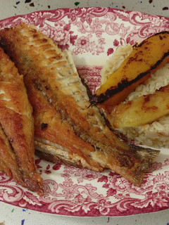 Una foto de Dorada a la plancha y arroz salteado con mango