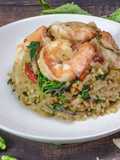 ข้าวผัด กะเพราคลุก กุ้ง กลิ่นหอมฟุ้ง รสชาติจัดจ้าน
