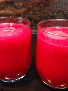Una foto de Zumo de remolacha y fresas en Thermomix
