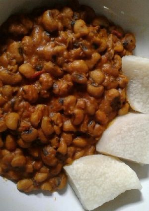 A picture of Yummy fried beans with yam.