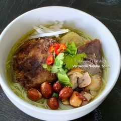 A picture of Vermicelli Noodle Soup.