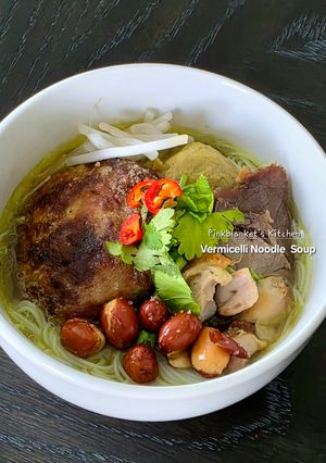 A picture of Vermicelli Noodle Soup.