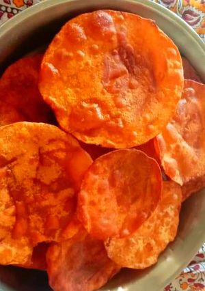 मसूर दाल के आटे की मीठी पापड़ी (Masoor Dal ke aate ki meethi papdi recipe in hindi) रेसिपी मुख्य फोटो