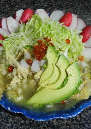 Una foto de Pozole de Pollo